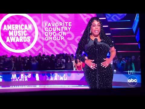Niecy Nash at the AMA’s 2022