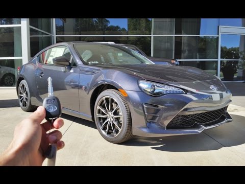 2017 Toyota 86: Start Up, Exhaust, Walkaround and Review