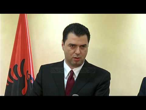 Basha: Jo gazit në Kuvend - Top Channel Albania - News - Lajme