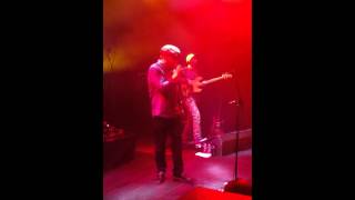 alex clare tightrope (live trabendo)