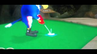 Mini golf maniacs Jagged Cliffs hole in one