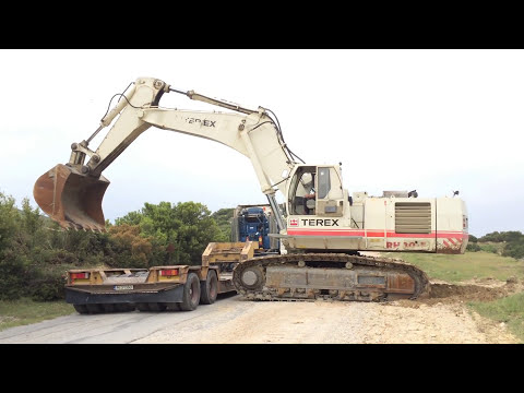 Loading The Terex RH30 Excavator By Side - Fasoulas Heavy Transports