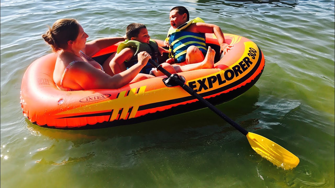 Intex Лодка Explorer 300 Set трехместная 58332