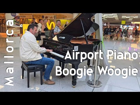 Airport Boogie Woogie Piano in Mallorca - Nico