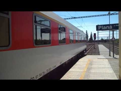 Příjezd vlaku R 756 (ČD 362.068, zpoždění 8 min) - Planá u Mariánských Lázní, 19. 5. 2013