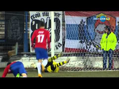 Grozav este blocat de portarul Otelului