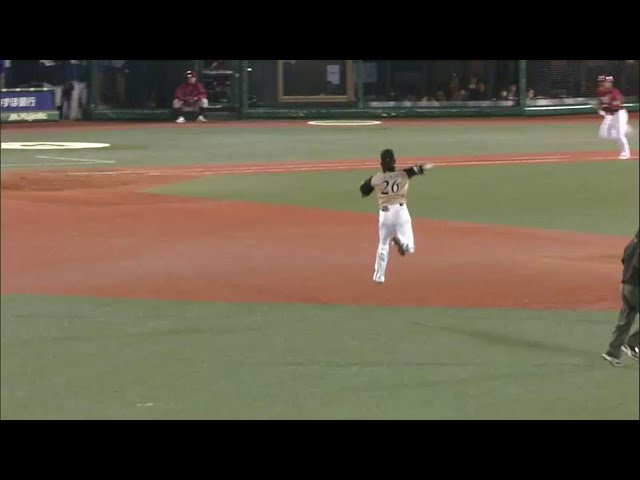 7回裏 ファイターズ西川が好プレー!! 軽快な動きを見せる!! 2014/4/18 E-F