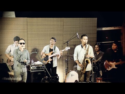 Indra Lesmana & Friends ft. Sandhy Sondoro - Dan Itu Yang Aku Cinta @ Mostly Jazz in Bali 11/09/2016
