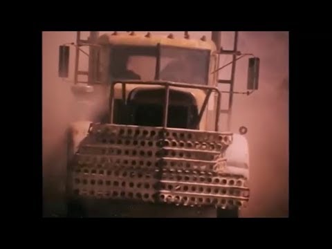 Mad Max rip-off chase