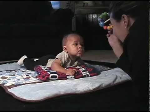 モーションモーメント乳児 (Motion Moments: Infants)