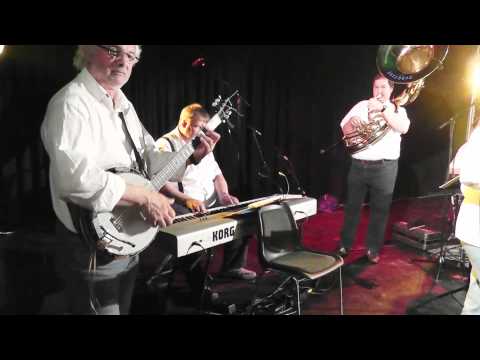 download lagu mp3 mp4 Schräglage Jazzband, download lagu Schräglage Jazzband gratis, unduh video klip Schräglage Jazzband