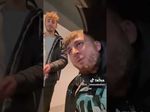 EMANUEL ASLANI compra la macchina con il segno della figa