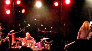 Robert Plant &amp; The Band Of Joy Monkey.AVI