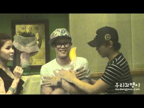 [FANCAM]120607 ZE:A Dongjun with Sungmin - SJ kiss the radio