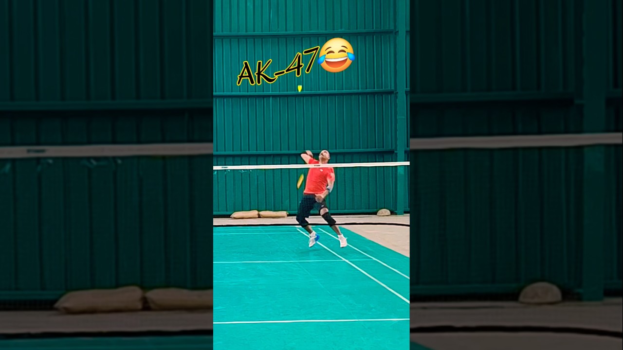 How to defend a 400km/h smash! 🏸🔥 #badminton #short #viralshort