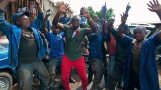 JUNIOR SENGARD   La danse du gratté gratté clip Officiel