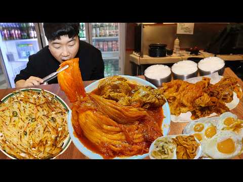 30년 노포 김치찜 클라스ㄷㄷ 달걀후라이 6개랑 감자전 통오징어튀김 밥 무한리필..