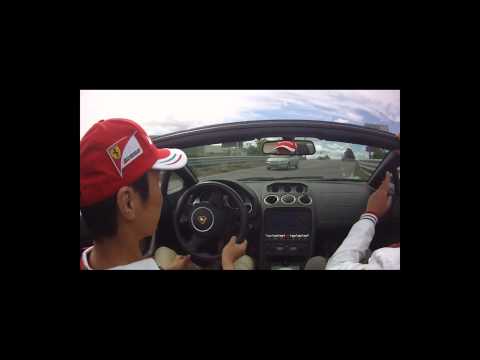Ferrari and LamborghiniフェラーリVSランボルギーニ Test Drive IN Maranello デントスマイル