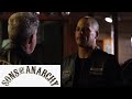 Sons of Anarchy: "Nice Bloke" Happy Takes The Cargo For Clay