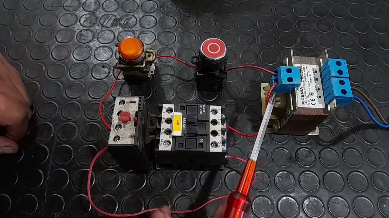 EXPLICACIÓN DEL CIRCUITO DE ENCLAVAMIENTO DE UN CONTACTOR.