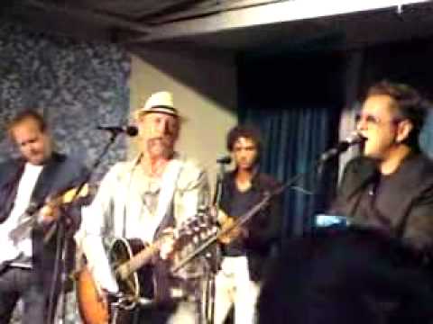 Eldkvarn feat Mauro Scocco hos Thorells Syndrom på Lasse i Parken