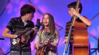 OMGG perform &quot;California Cottonfields&quot; at 2009 IBMA World of Bluegrass Festival