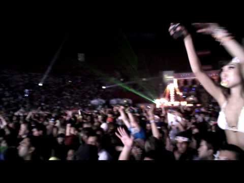 EDC 2009 - L.A. - Benny Benassi Opening To MJ!