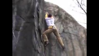 preview picture of video 'Duluth Bouldering - The Apartments'