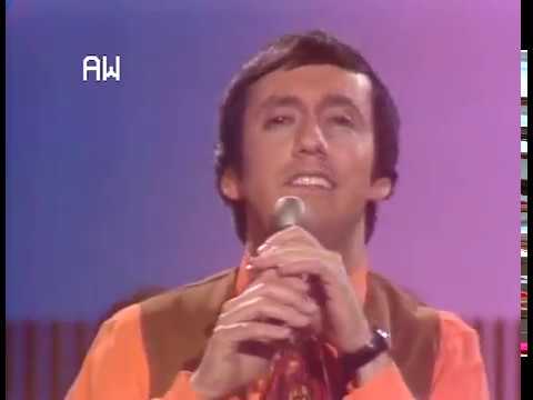 Ray Stevens - "Everything Is Beautiful" (Live On The Ray Stevens Show, 1970)
