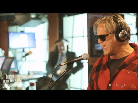 Jon Stevens - Take Me Back  | Live From Eddie's Desk! | The Hot Breakfast