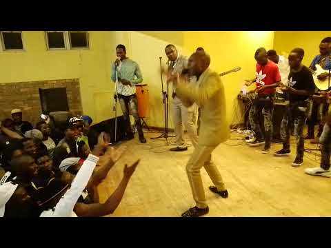 Blessing Muroti Gomo ft Obert Chari live on stage in Port Elizabeth South Africa 💯💥💥💥