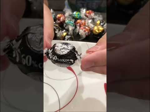 SILVER BLACK LINDT CHOCOLATE 60% COCOA