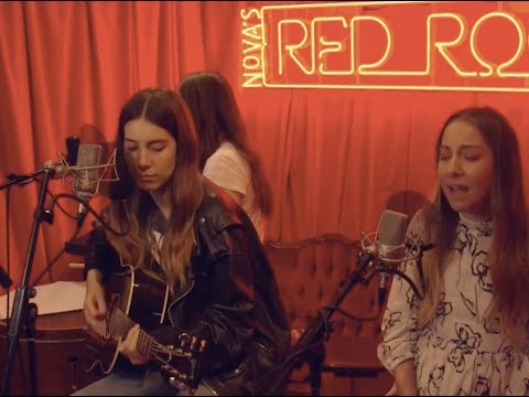 HAIM - The Wire (acoustic)
HAIM - The Wire (acoustic)