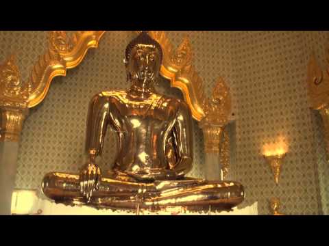 Tsem Rinpoche visits Wat Traimit (world'