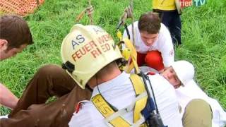 preview picture of video 'Höhenrettungsruppe Ried beim Tag der offenen Tür vom Roten Kreuz  2005'