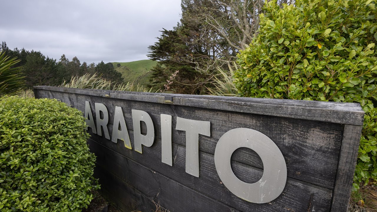 Hilltop 6 Bedroom Country Retreat – Panoramic View