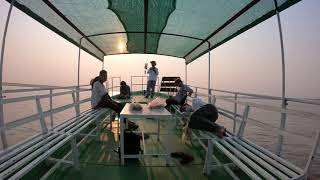 preview picture of video 'Boat Trip on Ayeyarwaddy River'