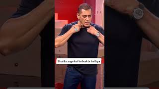 Download lagu Salman Khan takes off his shirt on Bigg Boss and flexes his real 6-pack abs live #biggboss mp3
