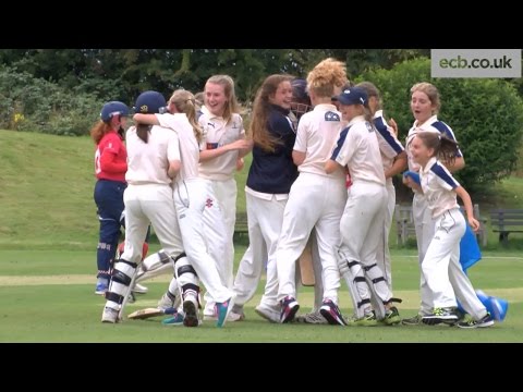 Momenti salienti della finale della Coppa della Contea Under 13 femminile della Royal London: Ess...