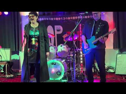 Isn't it Midnight - Fleetwood Mac Cover - The Strayz at BOP Club Night, Portishead