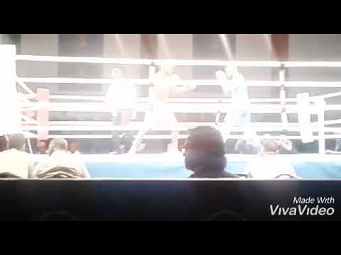 مباشرة من ملعب أمل بالرباط اليوم في إطار الالعاب الأفريقية مباراة الملاكمة بين فريقين الافريقين