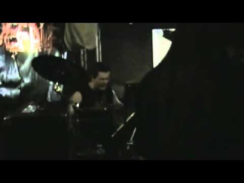 Porfyria - Púchov / Queens pub (live) - Kill Me Yesterday