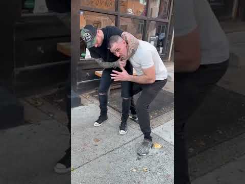 Street self defense Headlock escape