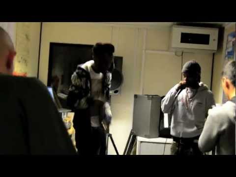 DeadoutTV - ( PHENZO/GUIDE U-N-I-TED ) PRESENT VIBZIN SESSION LIVE @ BARKOLLO 11/11/11