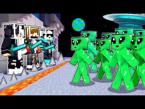 Aliens😱 Vs The Most Secure Minecraft House