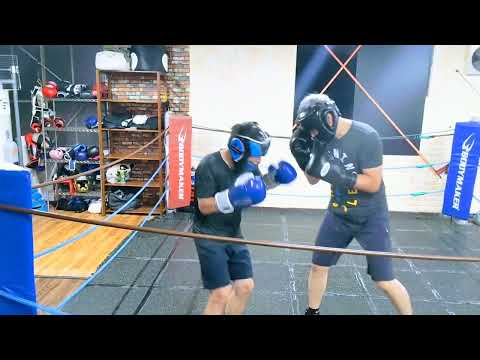 ５０歳VS４７歳　激しい乱打戦　ボクシングスパーリング　@トライバルボックス