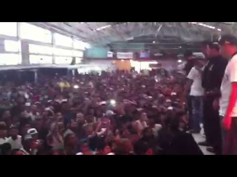 Ckan Expo hiphop pelea arriba del escenario