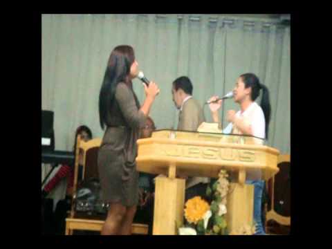 ANGELA FREIRE E DAYNA SILVA TU ÉS SANTO DEUS