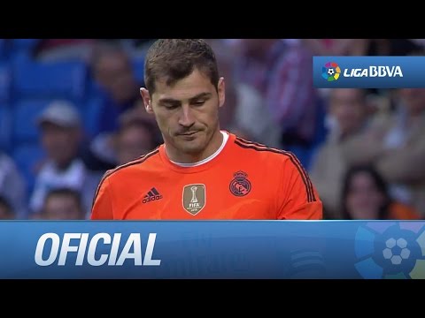 Disparo de Pedro León que sale rozando el palo