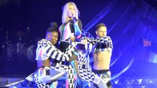 Ellie Goulding - Keep On Dancin&#39;, Don&#39;t Need Nobody (HD) @ Max-Schmeling-Halle Berlin 22.01.16